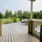 Privaatne Ja Stiilne Majake Terrassiga Kuusiku