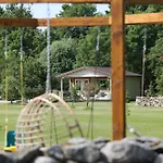 Privaatne Ja Stiilne Majake Terrassiga Kuusiku