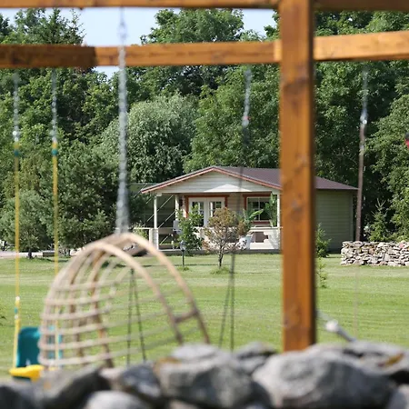 Privaatne Ja Stiilne Majake Terrassiga Kuusiku
