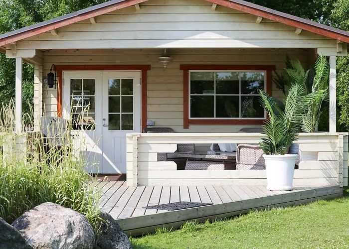 Privaatne Ja Stiilne Majake Terrassiga Kuusiku